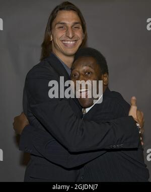 STOCKHOLM 2008-11-17 Zlatan Ibrahimovic et Pele au Gala suédois du football 2008. Foto: Leif R Jansson / TT / Kod: 10020 Banque D'Images