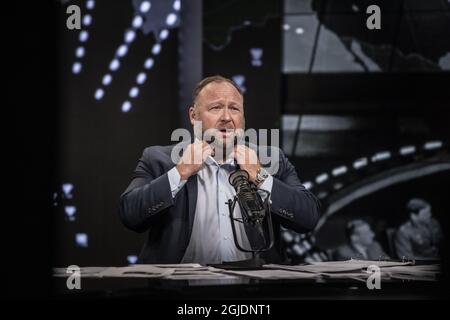 Alex Jones, théoricien de la conspiration, accueille le Alex Jones Show d'Austin, Texas. Son site Internet Infowars a été décrit comme un site web de fausses nouvelles et a été accusé de diffuser des théories du complot. Austin, Texas , Etats-Unis 20 Oct 2020 2020-10-20 (c) WIXTRÃ–M PETER / Aftonbladet / TT * * EXPRESSEN OUT * * * TT NEWS AGENCY Banque D'Images