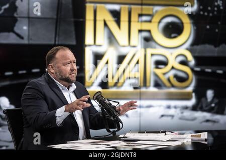 Alex Jones, théoricien de la conspiration, accueille le Alex Jones Show d'Austin, Texas. Son site Internet Infowars a été décrit comme un site web de fausses nouvelles et a été accusé de diffuser des théories du complot. Austin, Texas , Etats-Unis 20 Oct 2020 2020-10-20 (c) WIXTRÃ–M PETER / Aftonbladet / TT * * EXPRESSEN OUT * * * TT NEWS AGENCY Banque D'Images