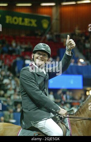 Le pilote allemand Heinrich Hermann Engemann, sur son cheval Aboyeur gagnant la finale équestrienne de la coupe du monde 1 à Göteborg. Banque D'Images