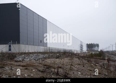 Amazon web services Server hall à Kjula en dehors d'Eskilstuna, Suède, le 13 avril 2021. La sécurité est rigoureuse avec les capteurs de mouvement et les caméras de surveillance infrarouges. Photo: Fredrik Sandberg / TT Kod 10080 Banque D'Images