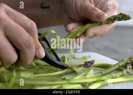 Rasage asperge verte brute photo Janerik Henriksson / TT code 10010 Banque D'Images