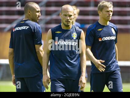 Henrik Larsson, Fredrik Ljungberg et Marcus Allback lors d'une séance d'entraînement au stade de la rasunda à Stockholm Banque D'Images