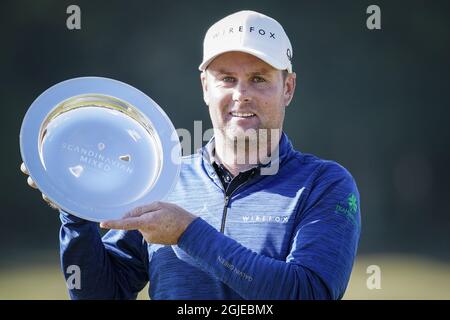 KUNGSBACKA 2021-06-13 Jonathan Caldwell d'Irlande du Nord pose avec le trophée après avoir remporté l'épreuve de golf scandinave mixte au Vallda Golf & Country Club en dehors de Göteborg, Suède. Foto: Adam Ihse / TT / Kod 9200 Banque D'Images