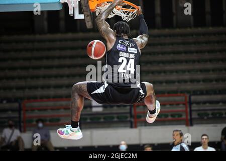 Italie. 08 septembre 2021. Début à la maison pour l'équipe Derthona basket dans Supercoppa Discovery vs Trento au PalaFerraris à Casale. Bertram Tortona contre Dolomiti Energia Trentin 81 - 72. (Photo de Norberto Maccagno/Pacific Press/Sipa USA) crédit: SIPA USA/Alay Live News Banque D'Images