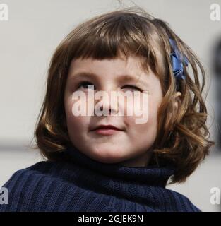 OSLO 20090605: La princesse Ingrid Alexandra de Norvège a reçu le Miljoagentparaden, une manifestation écologique, avec sa mère, la princesse de couronne mette Marit, au tribunal royal d'Oslo vendredi. Photo: Lise Ã…serud / SCANPIX NORGE / SCANPIX / Kod 20520 Banque D'Images