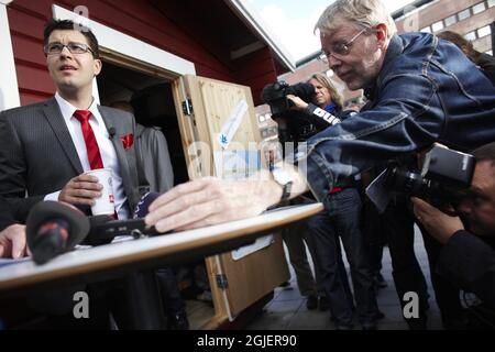 Jimmie Akesson, chef du parti démocrate suédois, a fait campagne pour les élections générales à Stockholm. Banque D'Images