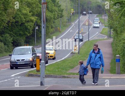 YEW TREE DRIVE À WHITELEY, DANS LE HAMPSHIRE, OÙ LES DÉTECTEURS DE VITESSE ONT ACCUMULÉ 23,500 CONDUCTEURS EN VITESSE SUR UNE PÉRIODE DE DEUX SEMAINES. PIC MIKE WALKER, 2009 Banque D'Images