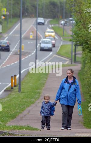 YEW TREE DRIVE À WHITELEY, DANS LE HAMPSHIRE, OÙ LES DÉTECTEURS DE VITESSE ONT ACCUMULÉ 23,500 CONDUCTEURS EN VITESSE SUR UNE PÉRIODE DE DEUX SEMAINES. PIC MIKE WALKER, 2009 Banque D'Images