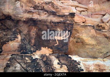 États-Unis, Nevada, Mesquite. Gold Butte National Monument, Falling Man Petroglyph. Banque D'Images