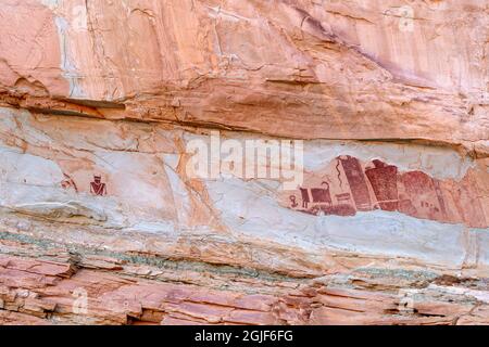 Les États-Unis, l'Utah, le comté de Wayne, le récif de San Rafael et les Pictogrammes de Temple Mountain sont un exemple de pictogrammes de style Barrier Canyon. Banque D'Images