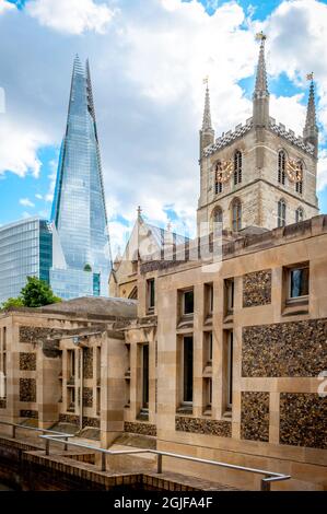 Cathédrale de Southwark avec le Shard en arrière-plan Banque D'Images