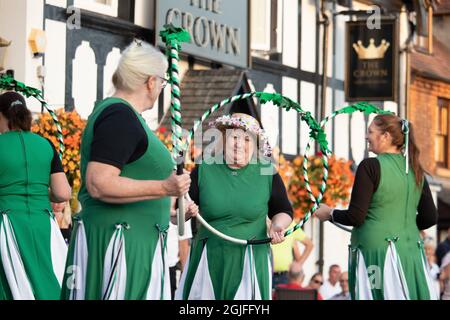 Beggarss' Oak Clog danse à l'Abbots Bromley Horn Dance. Ils ont été formés en 1983 et sont une équipe mixte de sabots morris dansant dans la tradition du Nord-Ouest. Banque D'Images