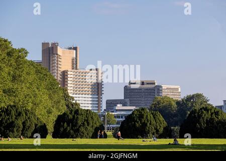 Gratte-ciel qui désigne les gratte-ciel urbains à Cologne, en Allemagne Banque D'Images