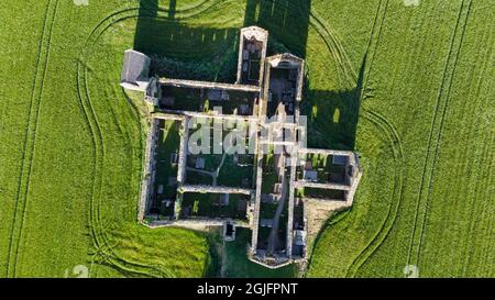 Vue aérienne des ruines de Kilcrea Friary dans le comté de Cork Irlande Banque D'Images