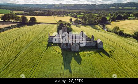 Vue aérienne des ruines de Kilcrea Friary dans le comté de Cork Irlande Banque D'Images