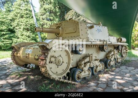 Pistolet automoteur italien Semovente da 75-18 (fabricant FIAT-Ansaldo) du deuxième temps de la guerre mondiale. Parc de la 'Rocca'. Bergame, ITALIE - août Banque D'Images