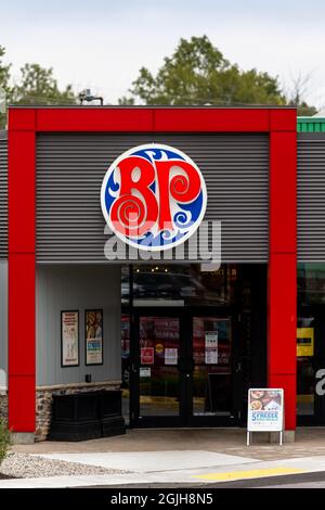 Smiths Falls (Ontario), Canada - le 28 août 2021 : un restaurant franchisé Boston Pizza situé au Settlers Ridge Centre. Banque D'Images