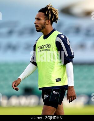 Photo du dossier en date du 29-09-2020 de Ryan Olofofela des Northampton Saints se réchauffe avant le début du match de la première Gallagher aux Franklin's Gardens, à Northampton. Date de publication : vendredi 10 septembre 2021. Banque D'Images