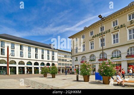 Karlsruhe, Allemagne - août 2021 : place du marché au centre-ville par beau temps Banque D'Images