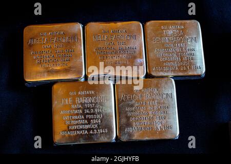 Bologne, ITALIE. 08 janvier 2020. Stolpersteine (bloc de 'Stumbling' en allemand) sont vus à l'intérieur de 'Comune di Bologna' pendant l'aperçu de la presse à Bologne, Banque D'Images