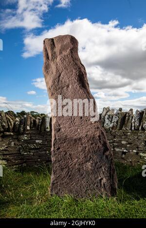 The Crescent Stone, une des pierres sur pied d'Aberleman à Angus, en Écosse Banque D'Images