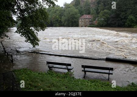 Durham, Royaume-Uni, septembre 2012. L'usure de la rivière a éclaté ses rives causant de graves inondations dans le centre de la ville de Durham. Banque D'Images