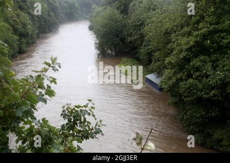 Durham, Royaume-Uni, septembre 2012. L'usure de la rivière a éclaté ses rives causant de graves inondations dans le centre de la ville de Durham. Banque D'Images