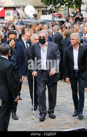 Paris, France, 10/09/2021, Anthony Delon, Alain Delon, Cyril Vigier quitte les funérailles de Jean-Paul Belmondo à l'église Saint-Germain-des-Prés à Paris, France, le 10 septembre 2021. Le célèbre acteur français Jean-Paul Belmondo est mort le lundi 6 septembre à 88 heures. Photo de Nasser Berzane/ABACAPRESS.COM Banque D'Images