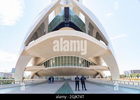 Valence, Espagne. 10 septembre 2021. Vue du Palau des Arts pendant la présentation.Goya Awards est un événement annuel de l'Académie des Arts du mouvement et des Sciences de l'Espagne, dans le but de récompenser les meilleurs professionnels dans chacune des différentes spécialités du cinéma espagnol. L'événement a été présenté et sa 36e édition aura lieu à l'occasion de la célébration de la fin de l'année Berlanga (fév 12 2022) (photo de Xisco Navarro/SOPA Images/Sipa USA) crédit: SIPA USA/Alay Live News Banque D'Images