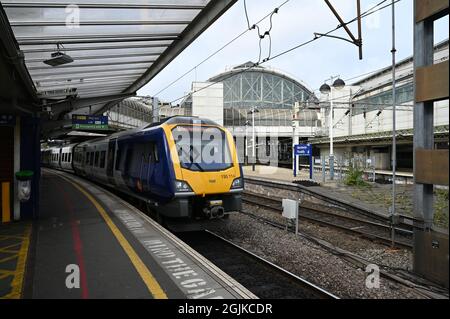 British Rail classe 195 Civity à la gare Manchester Piccadilly. Banque D'Images