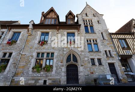 Hôtel de ville de Moret-sur-Loing . C'est une ville historique près de Fontainebleau, sur le Loing, en France. Banque D'Images