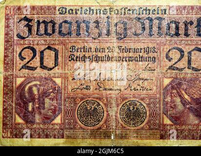 Grand fragment du côté opposé de 20 vingt billets de banque de monnaie allemande émis en 1918 par l'Allemagne Reichsschuldenverwaltung à Berlin, Note featuu Banque D'Images