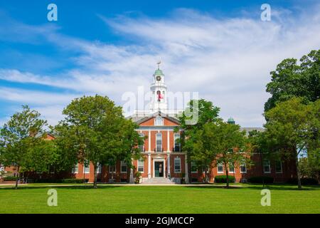 Academy Building of Phillips Exeter Academy dans le centre-ville historique d'Exeter, New Hampshire NH, États-Unis. Ce bâtiment est le bâtiment principal du campus Banque D'Images