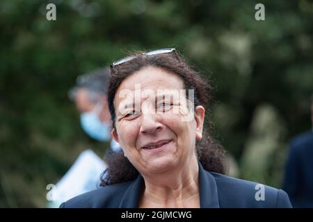 Toulon, France. 10 septembre 2021. Frédérique Vidal vu pendant la visite.Frédérique Vidal, Ministre de l'enseignement supérieur, de la recherche et de l'innovation, a visité l'Université de Toulon pour superviser le début de l'année académique. Après l'année 2021, la majorité des étudiants ont vécu dans des études distantes, le bon taux de vaccination des jeunes de 18/24 ans permet un retour à 100% dans la prémédia. Crédit : SOPA Images Limited/Alamy Live News Banque D'Images