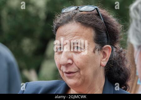 Toulon, France. 10 septembre 2021. Frédérique Vidal vu pendant la visite.Frédérique Vidal, Ministre de l'enseignement supérieur, de la recherche et de l'innovation, a visité l'Université de Toulon pour superviser le début de l'année académique. Après l'année 2021, la majorité des étudiants ont vécu dans des études distantes, le bon taux de vaccination des jeunes de 18/24 ans permet un retour à 100% dans la prémédia. Crédit : SOPA Images Limited/Alamy Live News Banque D'Images