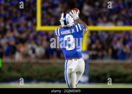 10 septembre 2021 : le grand receveur de Duke Blue Devils Darrell Harding Jr. (3) fait la capture pour une première descente dans le deuxième trimestre contre les Aggies A&T de Caroline du Nord dans le match de football de la NCAA au stade Wallace Wade à Durham, en Caroline du Nord. (Scott Kinser/Cal Sport Media) Banque D'Images