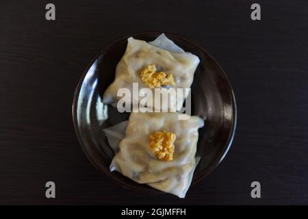 Rouleaux de nouilles de riz vapeur chinois et pousse de bambou Banque D'Images