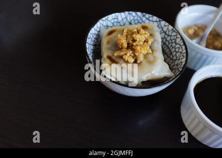 Rouleaux de nouilles de riz vapeur chinois et pousse de bambou Banque D'Images