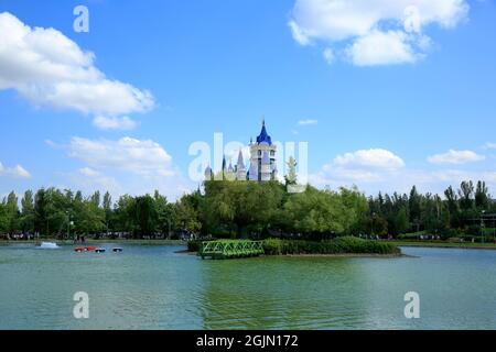 22 juillet 2021-Eskişehir, Turquie : Château de la Tale de la fée. Dans le Parc de la Culture et de l'Art de Sazova. C'est le bâtiment le plus visité par les visiteurs Banque D'Images