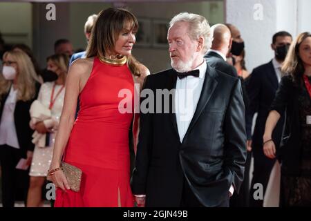 Ridley Scott et Giannina Facio assistent au tapis rouge du film « le dernier duel » lors du 78e Festival International du film de Venise le 10 septembre, Banque D'Images