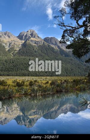 lac miroir près de queenstown Banque D'Images