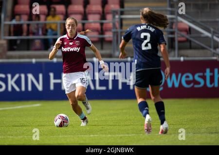 Londres, Royaume-Uni. 11 septembre 2021. Lucy Parker de West Ham et Sarah Mayling de Aston Villa. Barclays FA femmes Super League West Ham vs Aston Villa. Crédit : Liam Asman/Alay Live News Banque D'Images