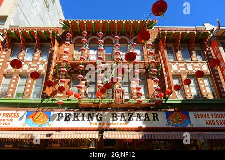 Peking Bazaar au 828 Grant Avenue près de Clay Street dans le quartier chinois historique de San Francisco, Californie, États-Unis. Banque D'Images