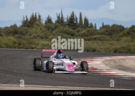 51 FAVARIO Angelina (FRA),FFSA F4 action de l'Académie lors du 4ème tour du Championnat de France FFSA F4 2021, du 10 au 12 septembre 2021 sur le circuit de Lédenon, à Lédenon, France - photo Marc de Mattia / DPPI Banque D'Images