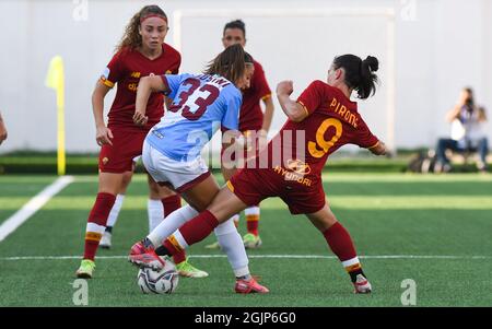 Giorgia Tudisco (23) Pomigliano Calcio Femminile e Valeria Pirone (9) EN TANT que Roma Femminile pendant le championnat italien De football League A Women 2021/2022 match entre Pomigliano Calcio Femminile vs COMME Roma Femminile au stade Ugo Gobbato Banque D'Images