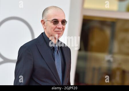 Venise, Italie. 10 septembre 2021. VENISE, ITALIE - SEPTEMBRE 10 : Giuseppe Tornatore assiste au tapis rouge du film 'Ennio (Ennio le Maestro)' lors du 78e Festival International du film de Venise le 10 septembre 2021 à Venise, Italie. Credit: dpa/Alay Live News Banque D'Images