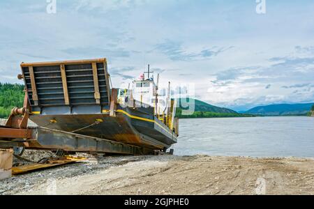 Canada, territoire du Yukon, Dawson City, fleuve Yukon, navire « Jasmine B » utilisé par Tony Beets dans le programme télévisé Gold Rush Banque D'Images