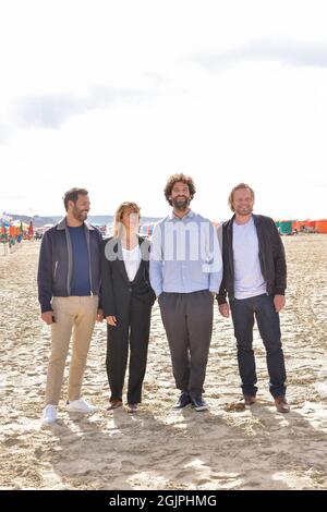 Laurent Lafitte, Florence Viala, Sébastien Pouderoux, Stéphane Varupenne assistant à une séance photo de Guermantes lors du 47e Festival du film américain de Deauville à Deauville, France, le 11 septembre 2021. Photo de Julien Reynaud/APS-Medias/ABACAPRESS.COM Banque D'Images
