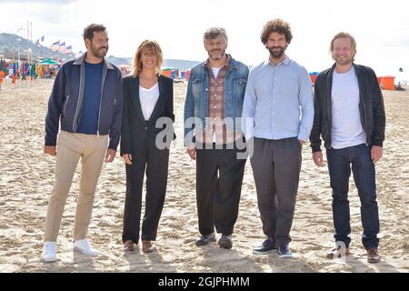 Laurent Lafitte, Florence Viala, Christophe Honoré, Sébastien Pouderoux, Stéphane Varupenne assistant à une séance photo de Guermantes lors du 47e Festival du film américain de Deauville à Deauville, le 11 septembre 2021. Photo de Julien Reynaud/APS-Medias/ABACAPRESS.COM Banque D'Images